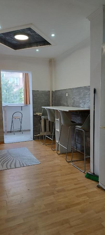 Ferienwohnung Lora'S House Oradea Exterior foto