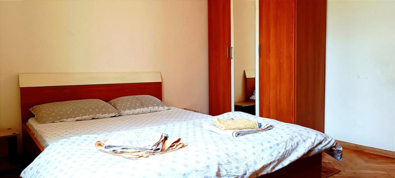 Ferienwohnung Lora'S House Oradea Exterior foto